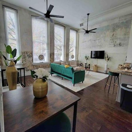Luxury Condo “Walk To Everything” Memphis Bagian luar foto